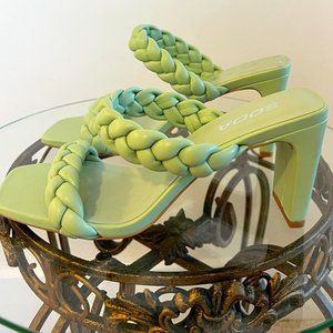 Soda Slip-on Block-Heel Sandals - Mint Green - Size 7 {NWOT}